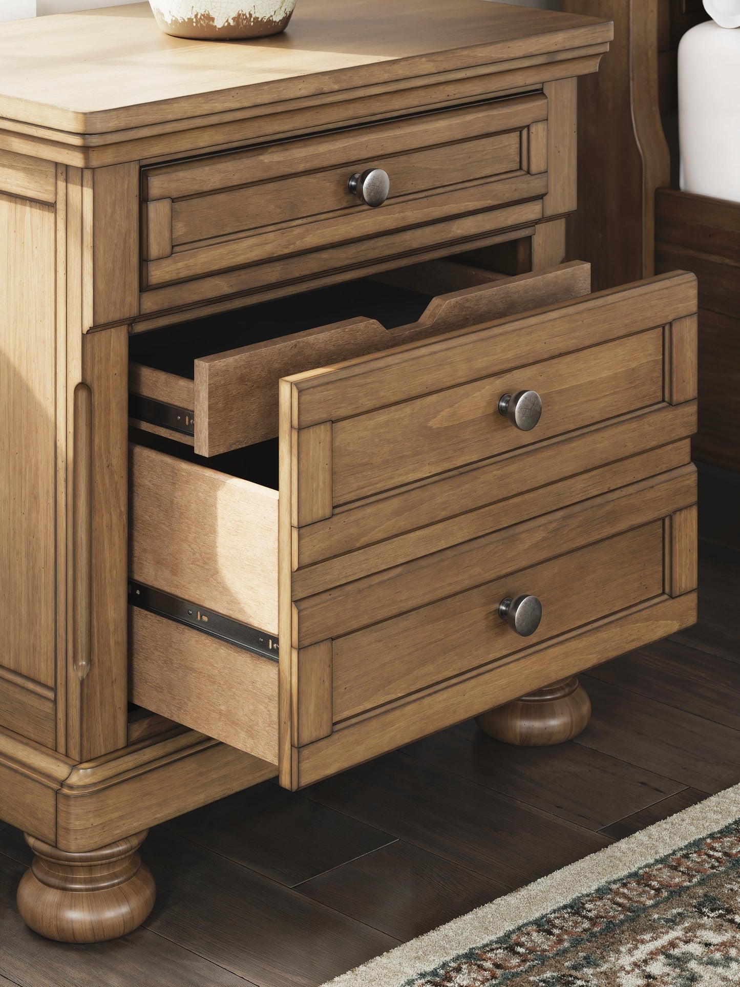 Feddinger Queen Panel Bed with Mirrored Dresser, Chest and Nightstand